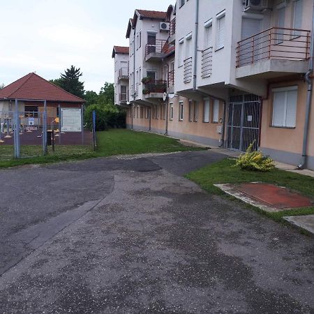 Gabrielle Apartman Hajdúszoboszló Eksteriør billede